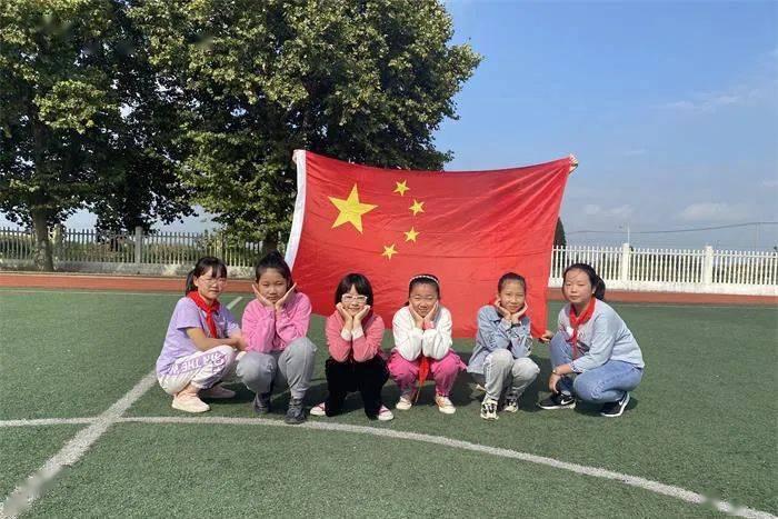 董明珠称年轻人找工作把钱放第一位，你认为找工作什么最重要？游戏画面
